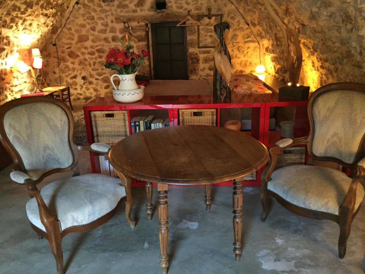 Babayaga Bed & Breakfast Мустие Сен Мари Екстериор снимка